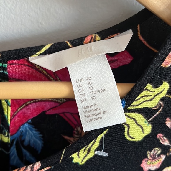 H&M Spring Floral Dress with neon flowers💐 - Picture 3 of 3